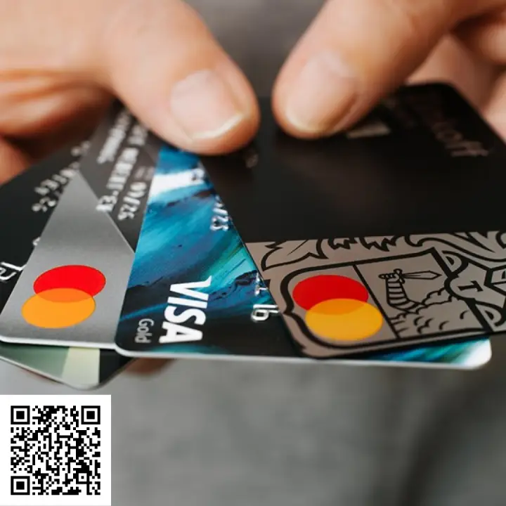 Сканируйте qr код и оформите дебетовую карту Сканируйте qr код и оформите дебетовую карту