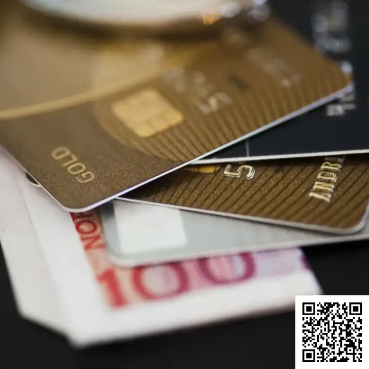 Отсканируйте qr код и оформите дебетовую карту Отсканируйте qr код и оформите дебетовую карту