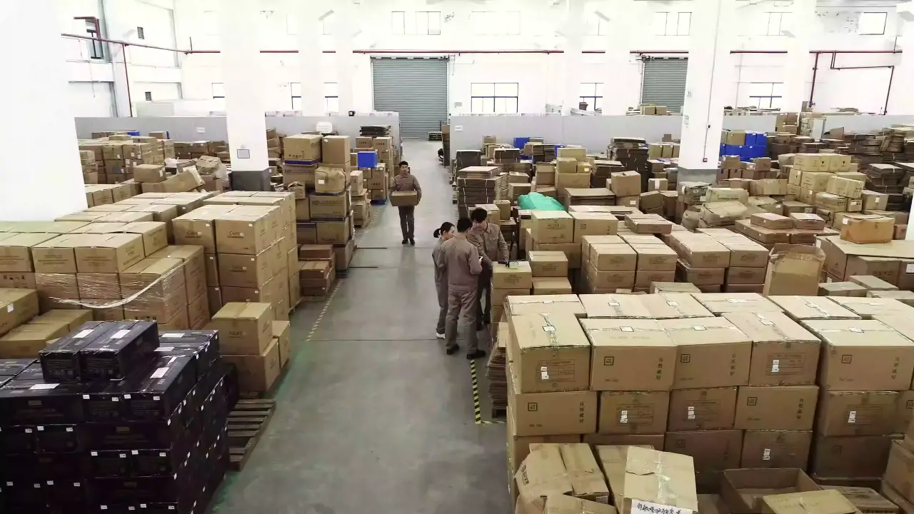 Склад одежды в Китае