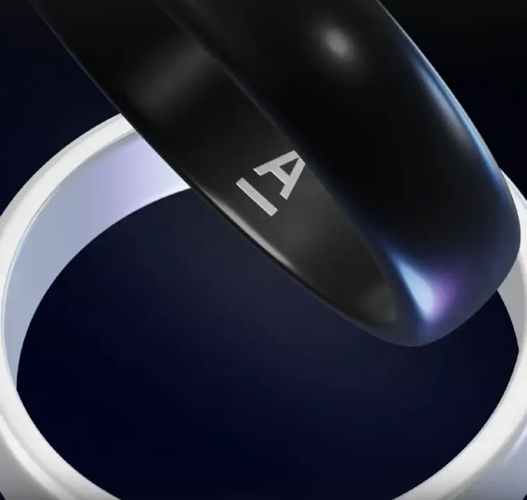 Кольцо сделано из керамики