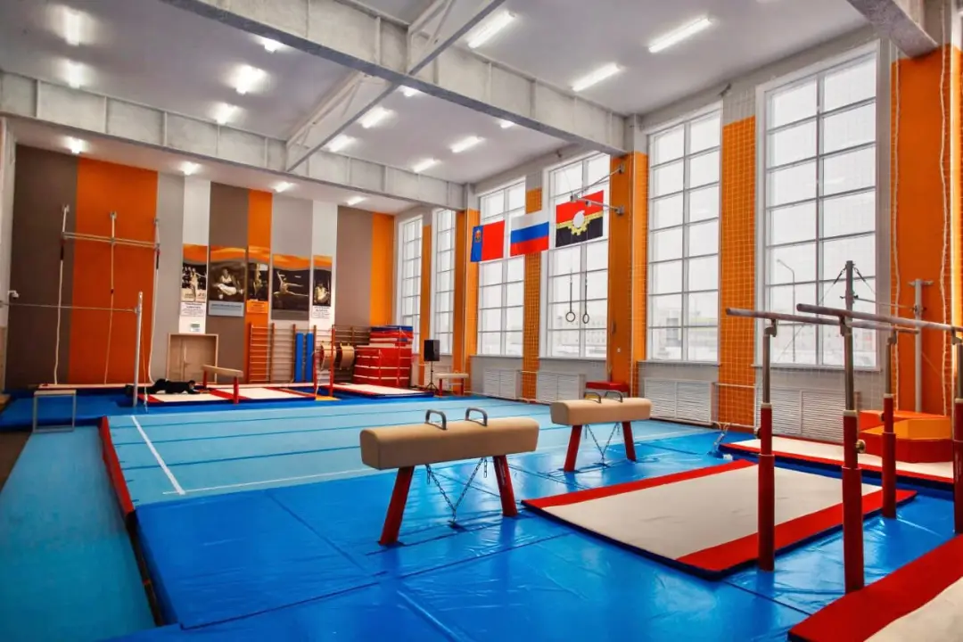 Спортивная школа Фото